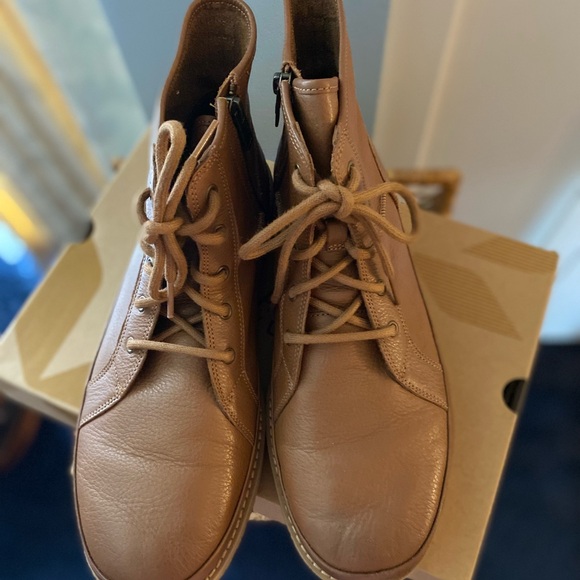 Unisex boots,extremely comfortable and durable. - Picture 3 of 8